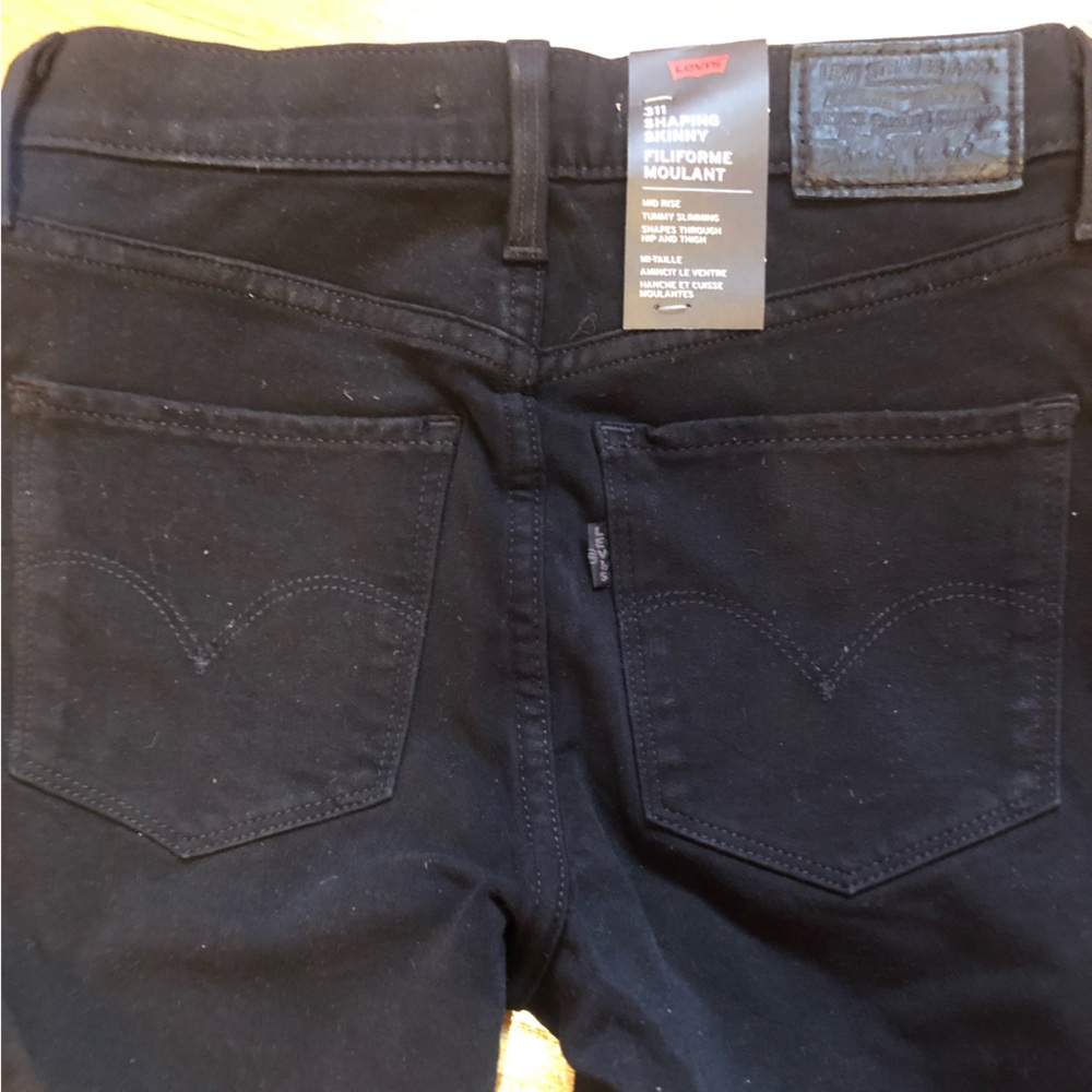 Levi’s 311 size 25/30 BNWT shaping skinny tummy slimming mid-rise